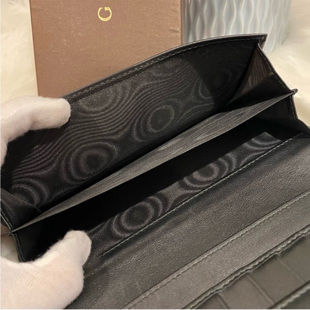 🔥 Gucci Black Embossed Women's Wallet - Picture 8 of 12